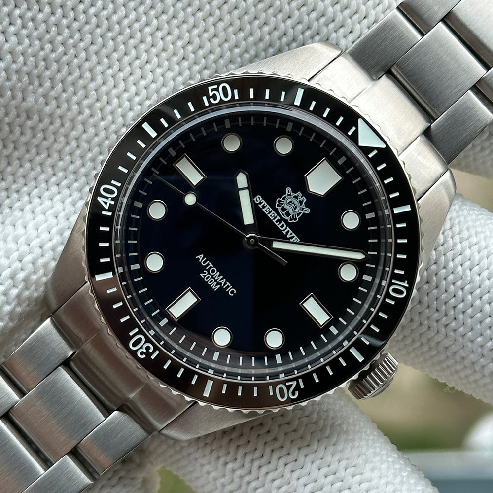 STEELDIVE SD1965 dive watch — variant 65HH-SS stock photo