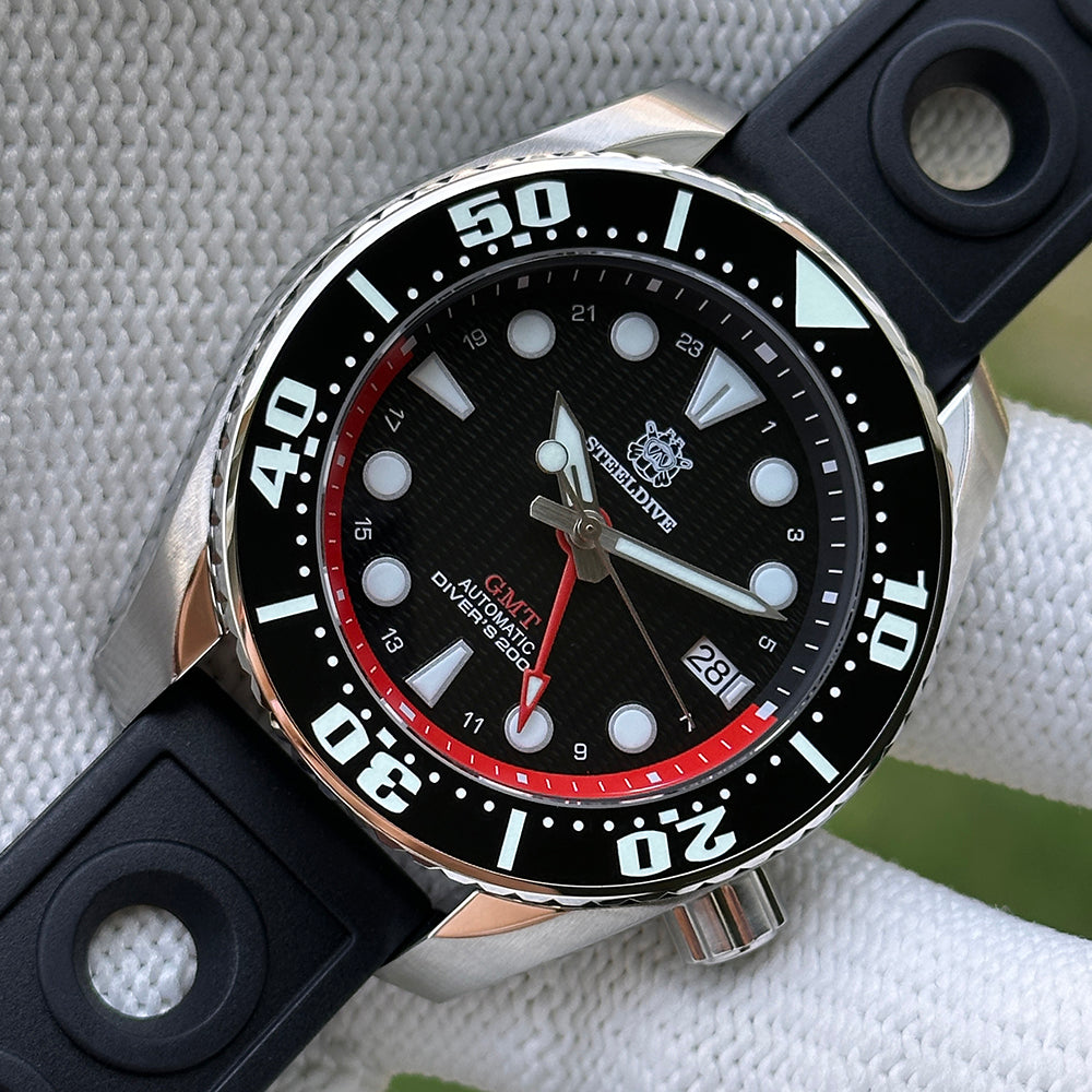 STEELDIVE SD1971GMT dive watch — variant 71GMT-HR-HH-HR stock photo