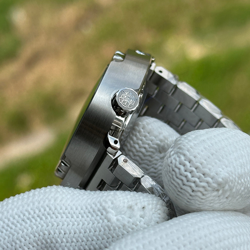 Steeldive SD1975 tuna 300m signed screw-down crown side profile with brushed case and bracelet