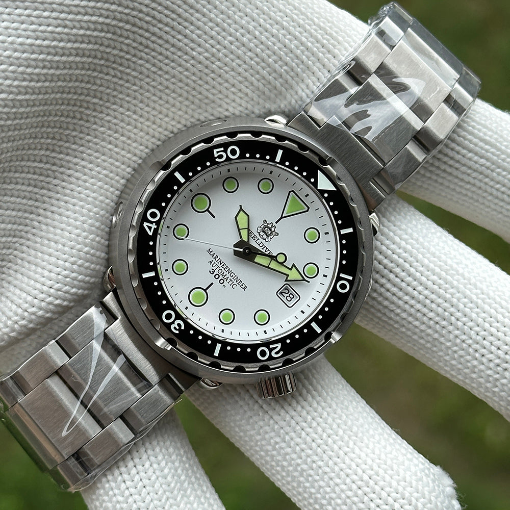 Steeldive SD1975 tuna white dial on steel bracelet outdoor wrist shot, dial detail