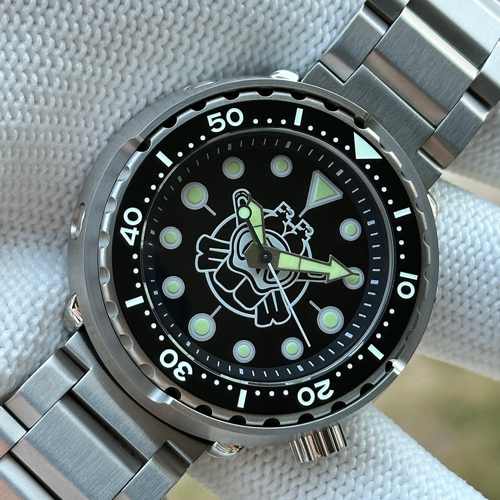 Steeldive SD1975P tuna dive watch with black dial and stainless steel oyster bracelet, front view