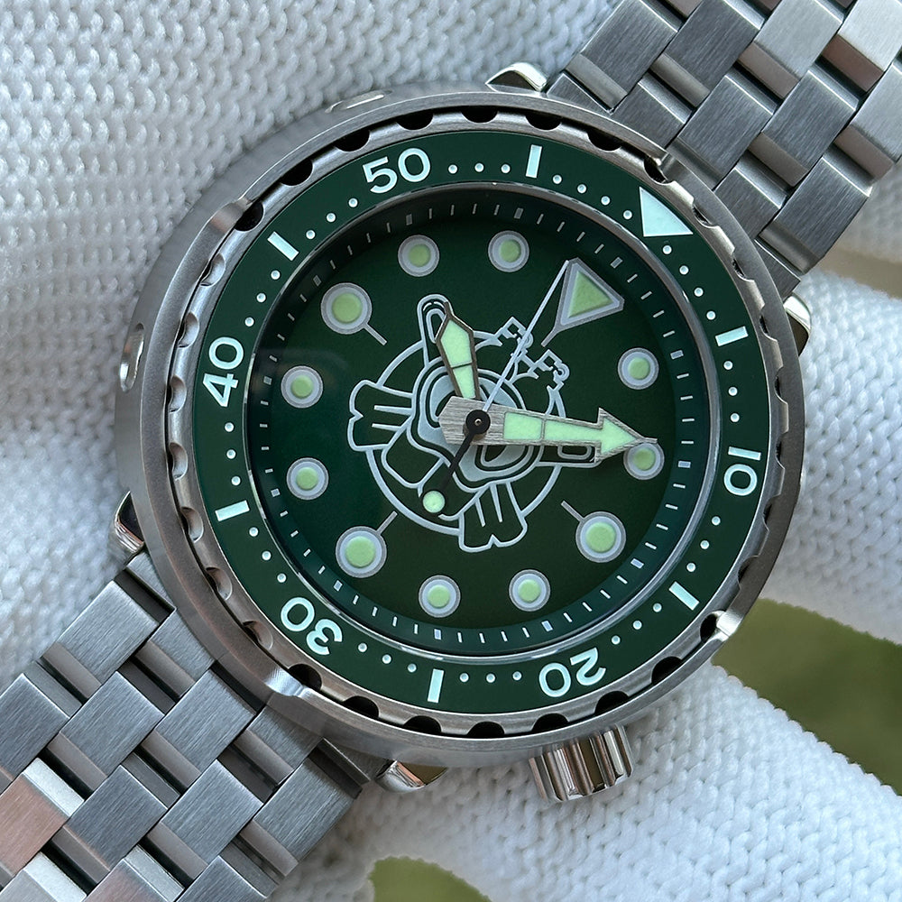 Steeldive SD1975P tuna watch with green dial and five-link jubilee bracelet, front view