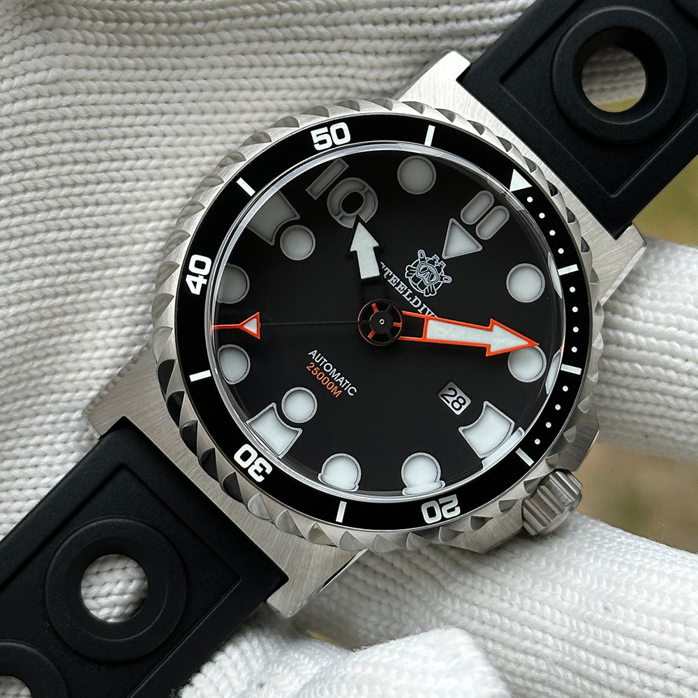 STEELDIVE SD1982H dive watch — variant 82H-HR stock photo