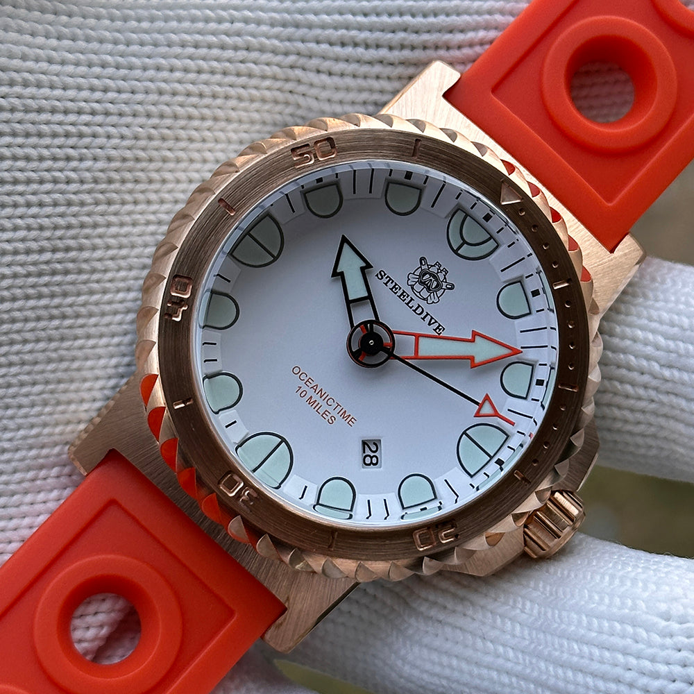 STEELDIVE SD1982S dive watch — variant 82S-WT-OR stock photo