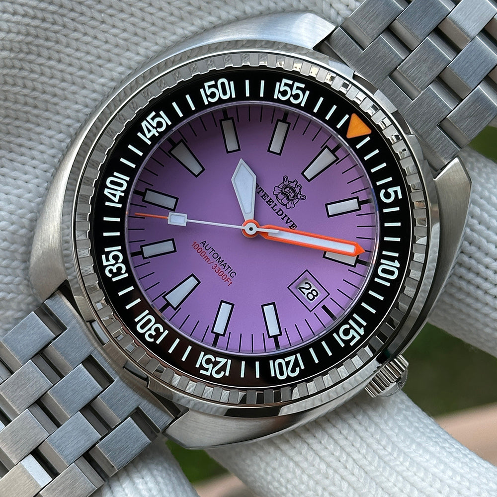 STEELDIVE SD1983 dive watch — variant 83ZS-05L stock photo