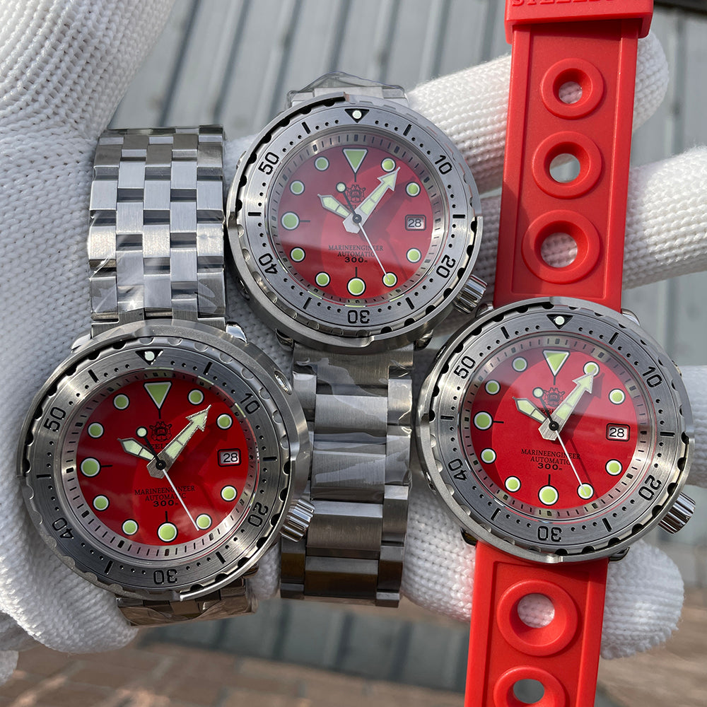 Steeldive SD1986 tuna watch red dial trio with steel bracelet and red rubber strap