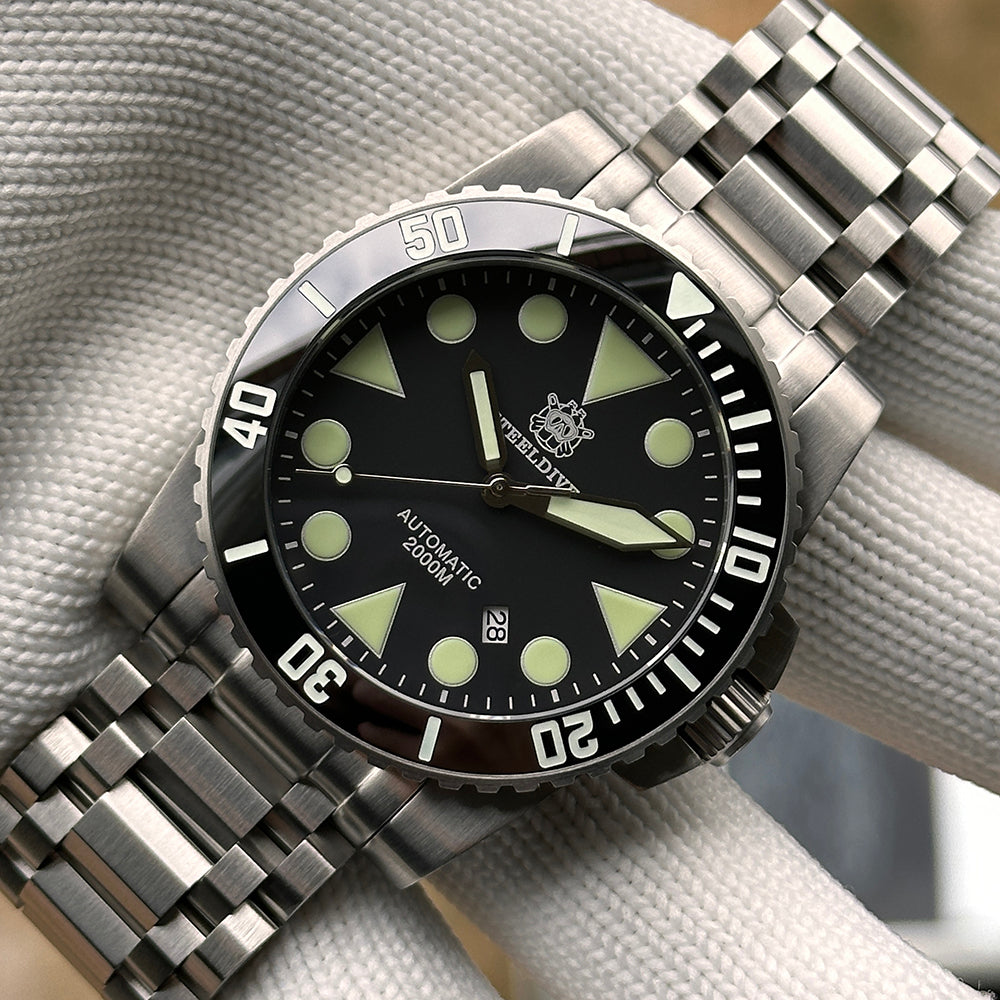 STEELDIVE SD1987 dive watch — variant 87HH-GR-TK05L stock photo