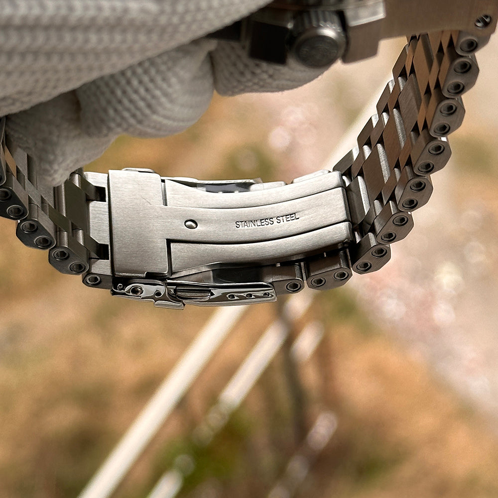 Steeldive SD1987 stainless steel bracelet side view with STAINLESS STEEL stamped clasp underside