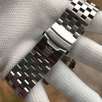 Steeldive SD1987 stainless steel jubilee bracelet signed clasp detail