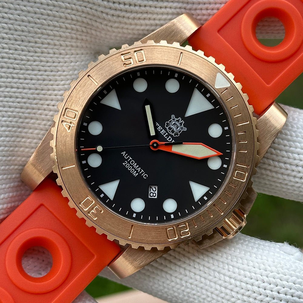 STEELDIVE SD1987S dive watch — variant 87S-HH-OR stock photo