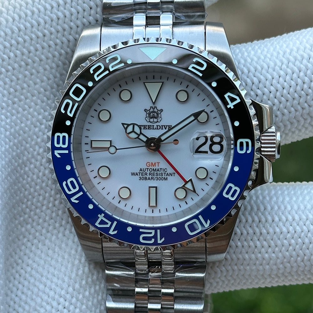 Steeldive SD1993 GMT watch with white dial and black-blue Batman ceramic bezel, front view
