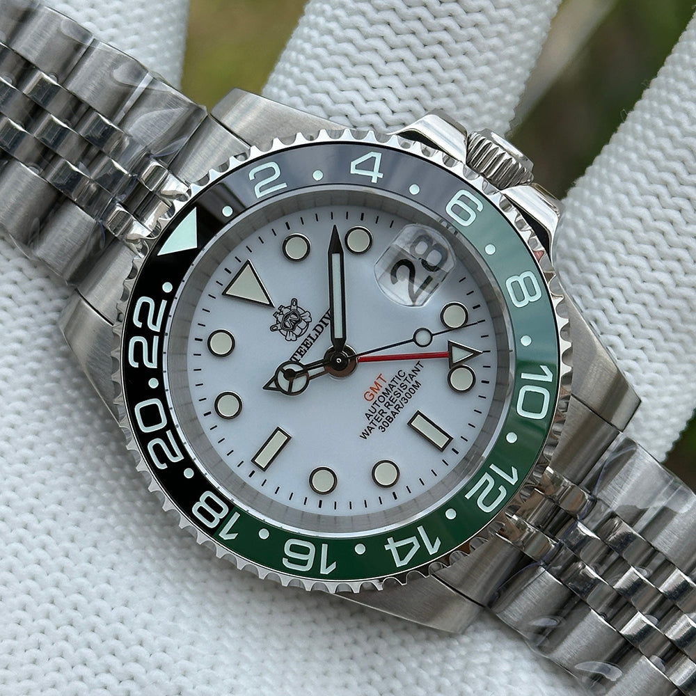 Steeldive SD1993 GMT dial macro with white face and black-green Sprite ceramic bezel, top view