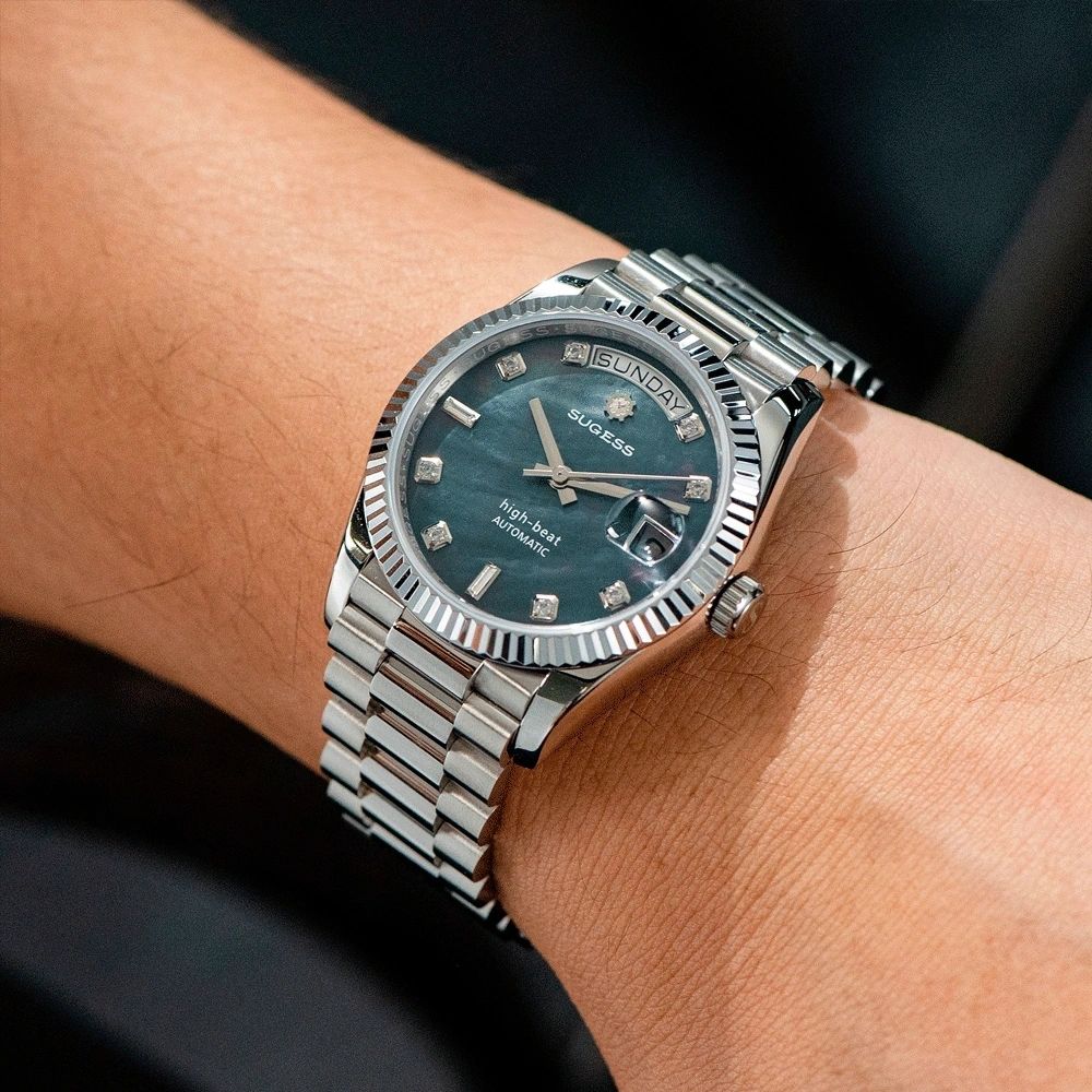 Sugess S449 blue-grey mother-of-pearl day-date on the wrist, steel president bracelet, diamond markers, Sunday