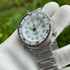Close-up of the STEELDIVE SD1975B white dial, date window and 300m marking